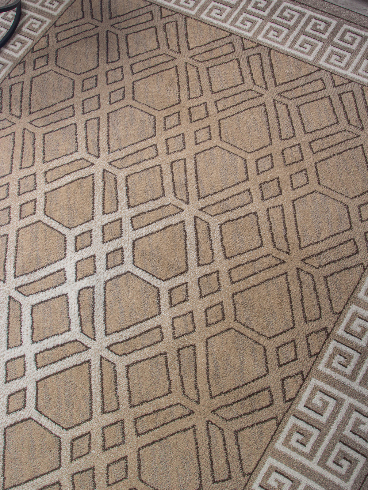 Ковер PRAGA / 06027A - BEIGE / DARK VIZON